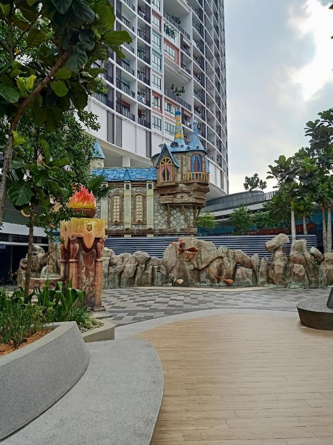 D'Gunduls Homestay Studio By Dgh I-City Shah Alam Eksteriør billede