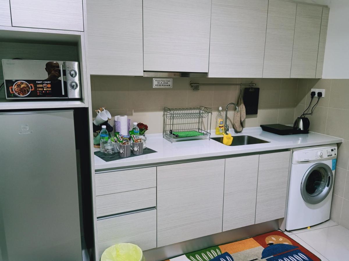 D'Gunduls Homestay Studio By Dgh I-City Shah Alam Eksteriør billede